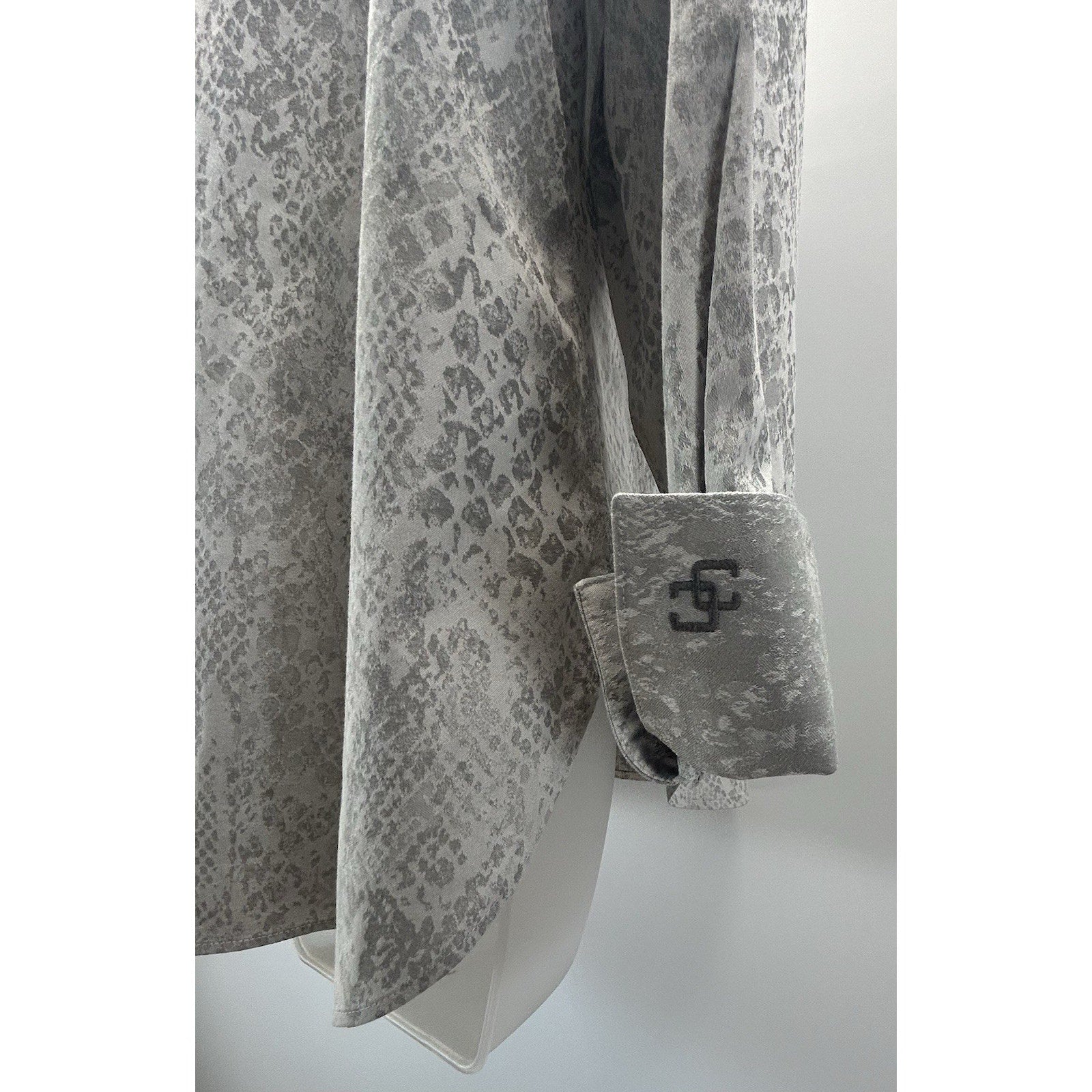 Chico’s No-Iron Classic Stretch Shirt Women’s Size1 All-Seasons Button Front.