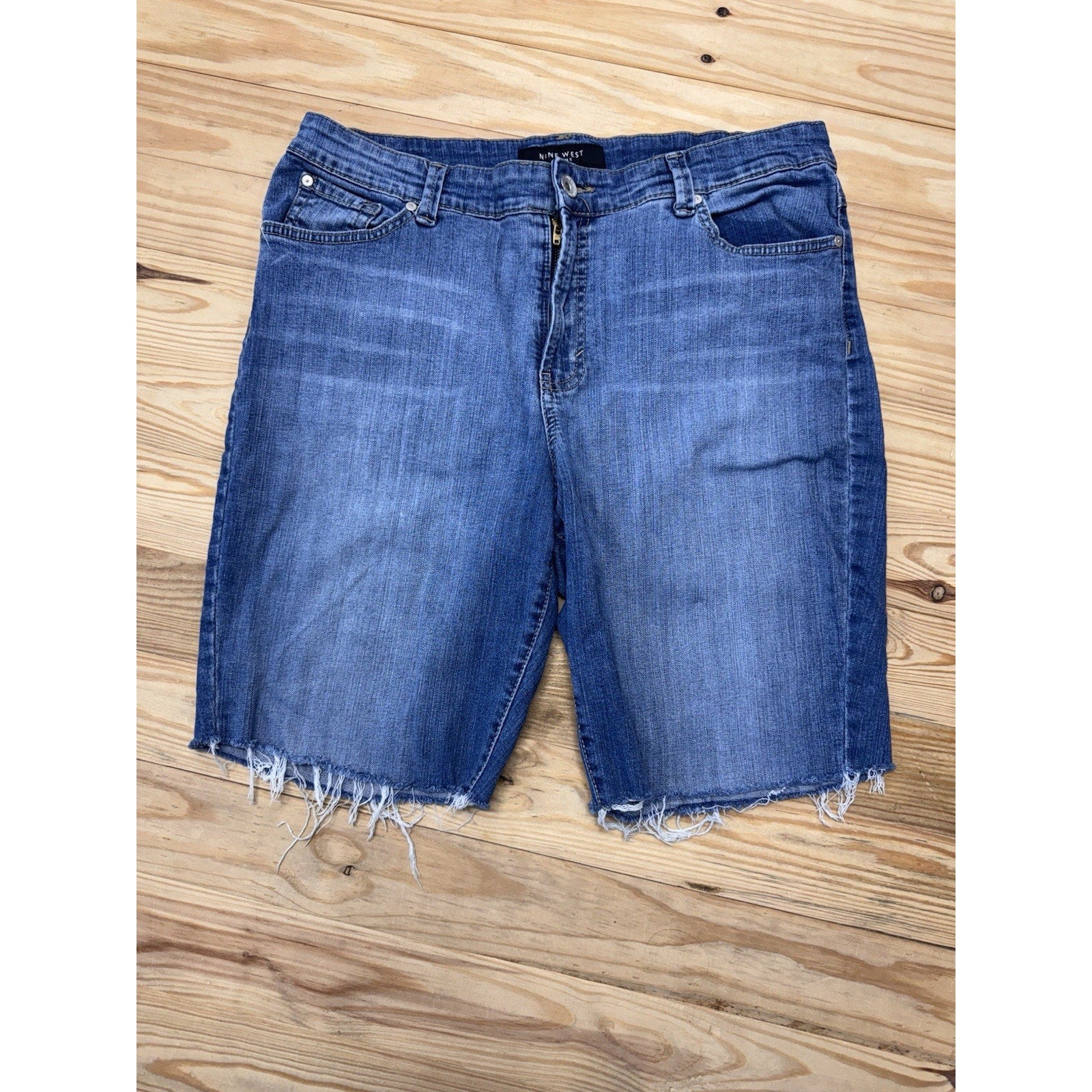 Nine West Whisker Blue Stretch Denim High Rise Bermuda Shorts Womens 34” Raw Hem