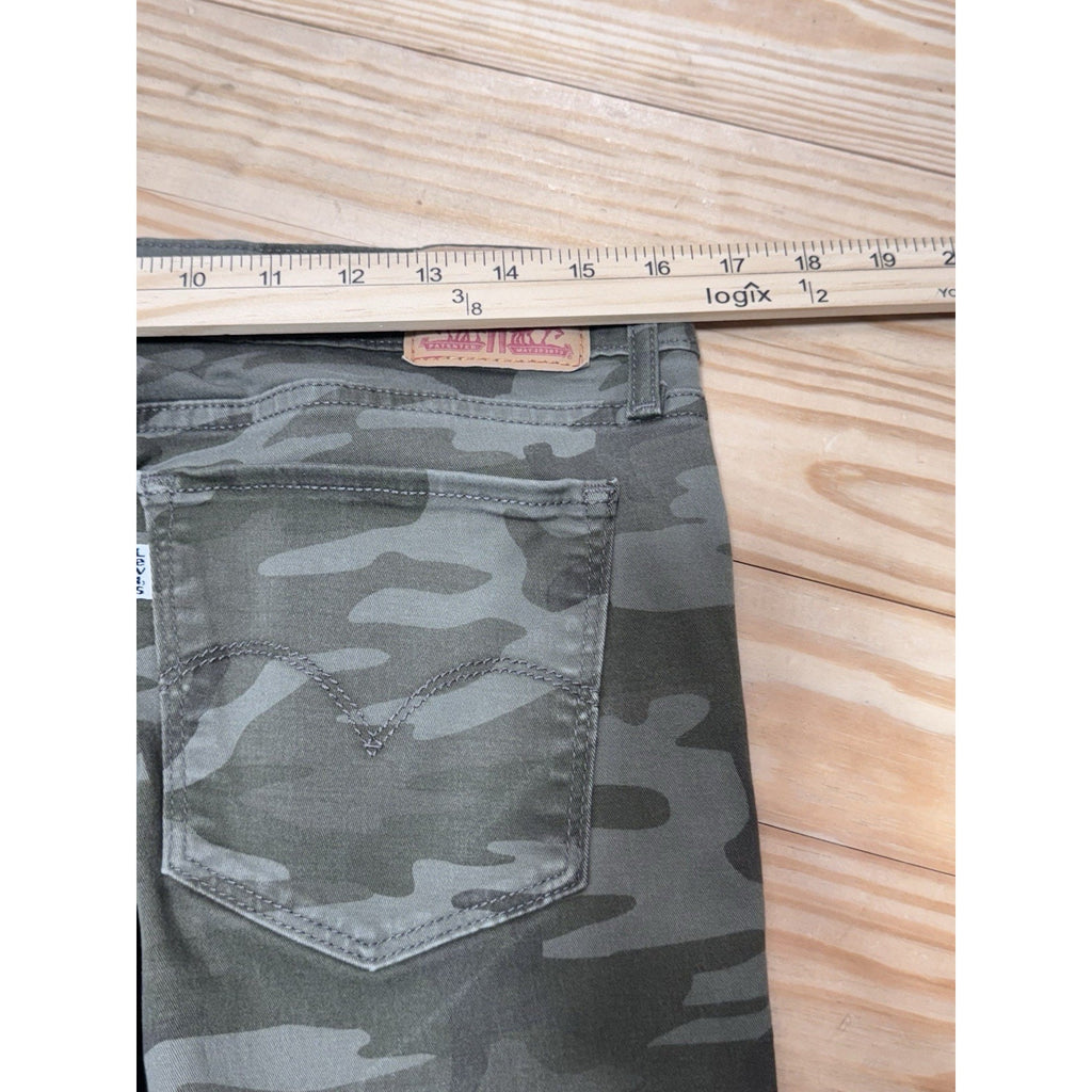 Levi’s 711 Skinny Green Camouflage Ankle Jeans Women’s Size‎ 32