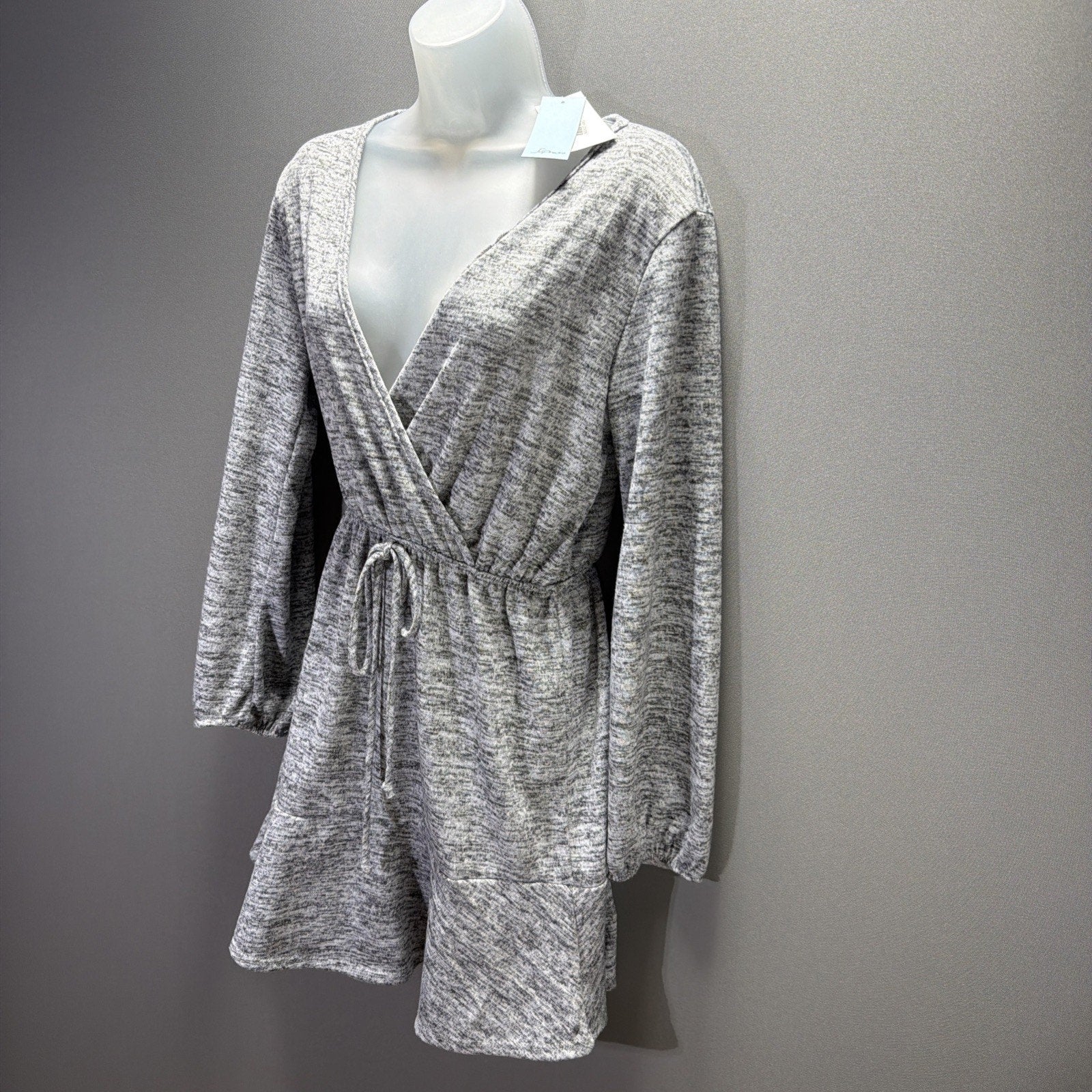 Soprano Womens Large Gray Wrap Romper Long Sleeve Ruffle Shorts NWT