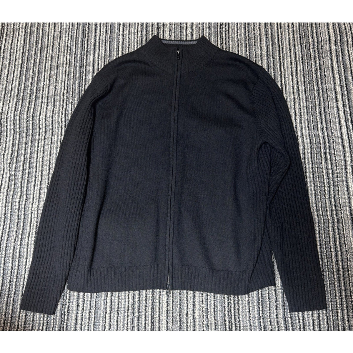 Newton Trading Co Mens XL Black 100% Merino Wool Full Zip Sweater. Flaw