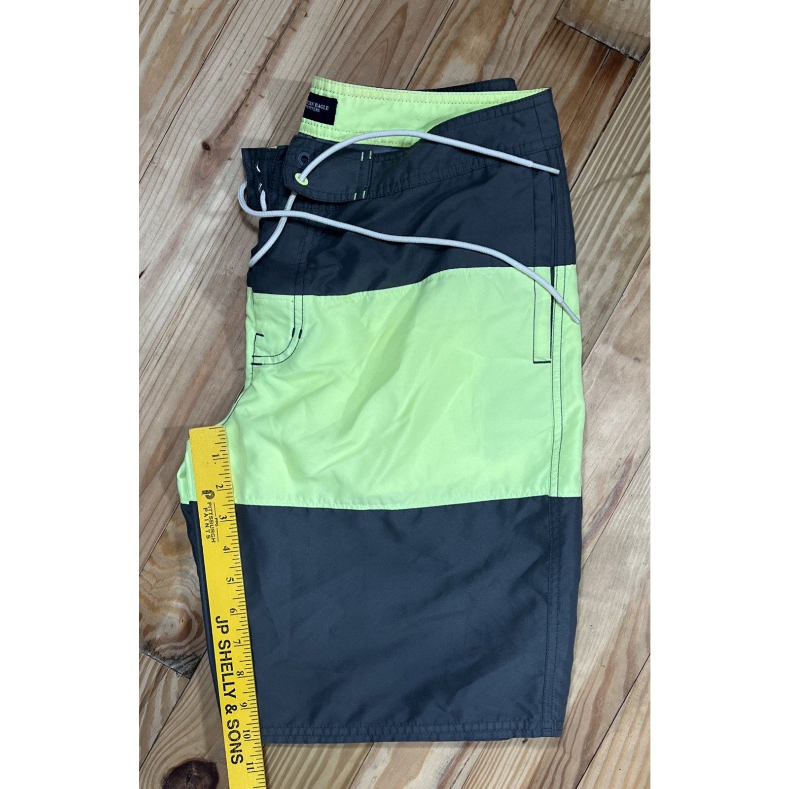 Men's American Eagle Unlined Gray & Green Striped Swim Trunks w/ Pockets Sz M