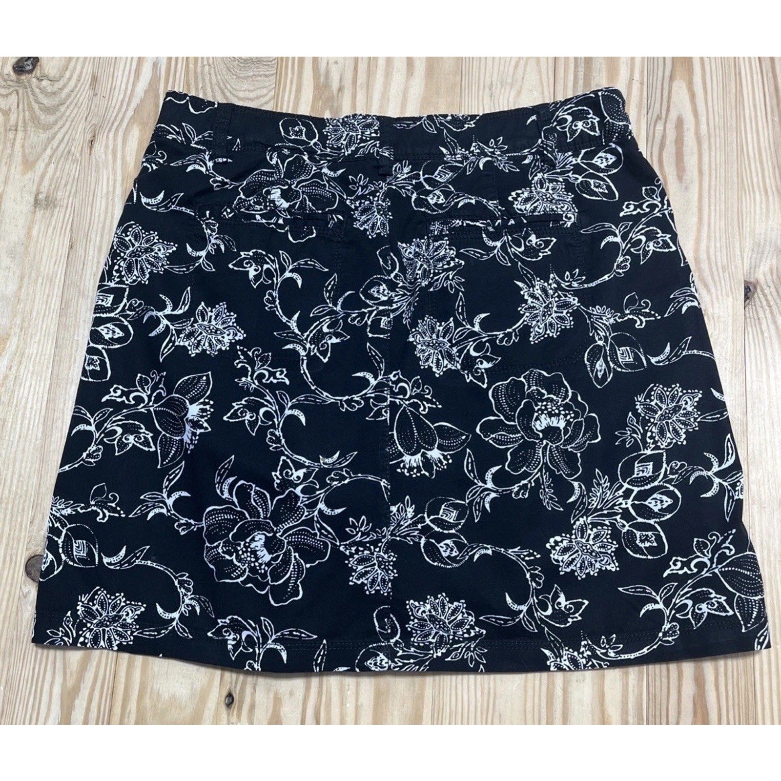 Skort Black White Flowers Shorts Skirt Combo Size 6 Croft & Barrow Women Floral