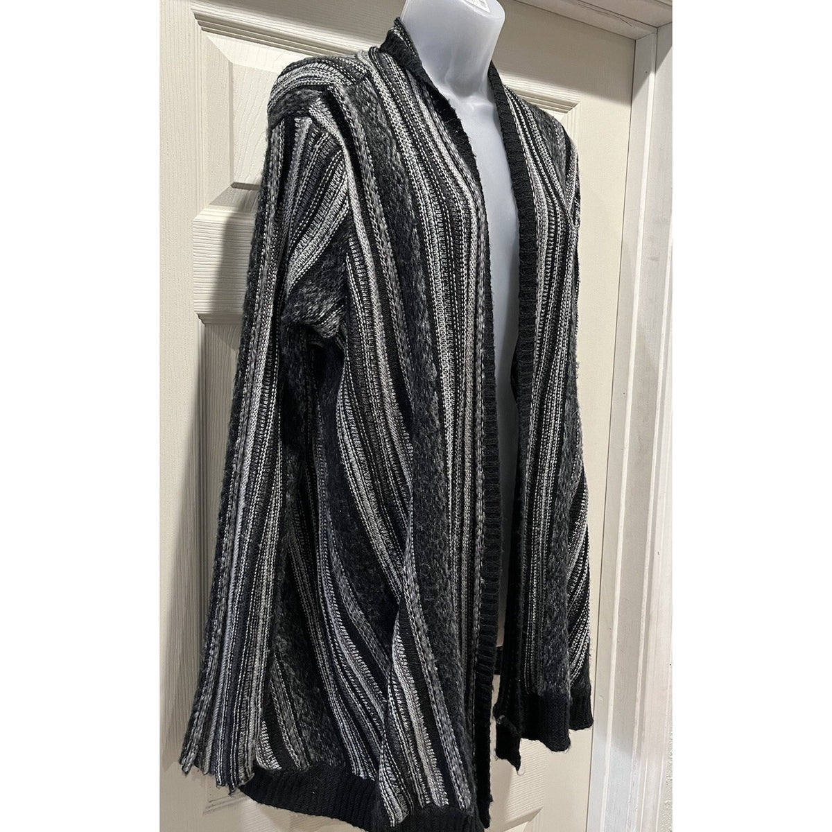Vintage X America Size L Grey Black Stripe Heavy Knit Swing Open Front Cardigan
