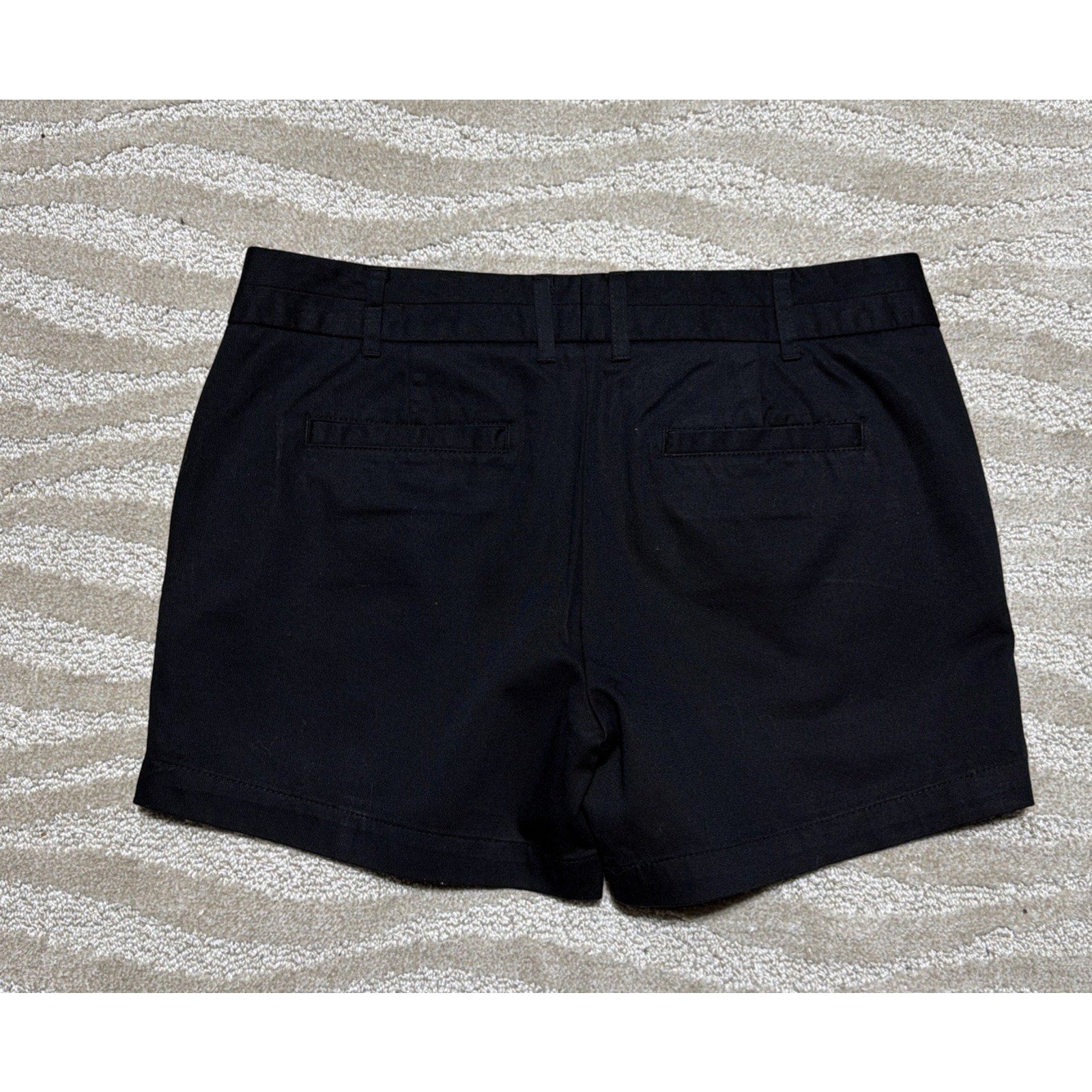 New COUNTERPARTS Mid Rise Black Chino Shorts - Women's Size 4 NWT 32x5”