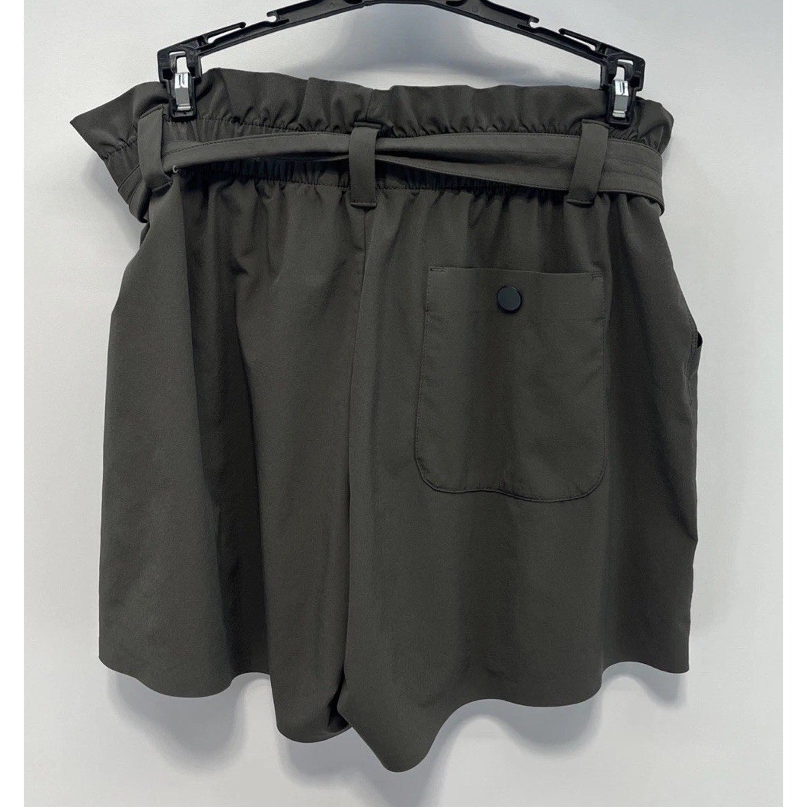 Athleta Green Skyline Paperbag Tie Waist Shorts Size 8 T EUC