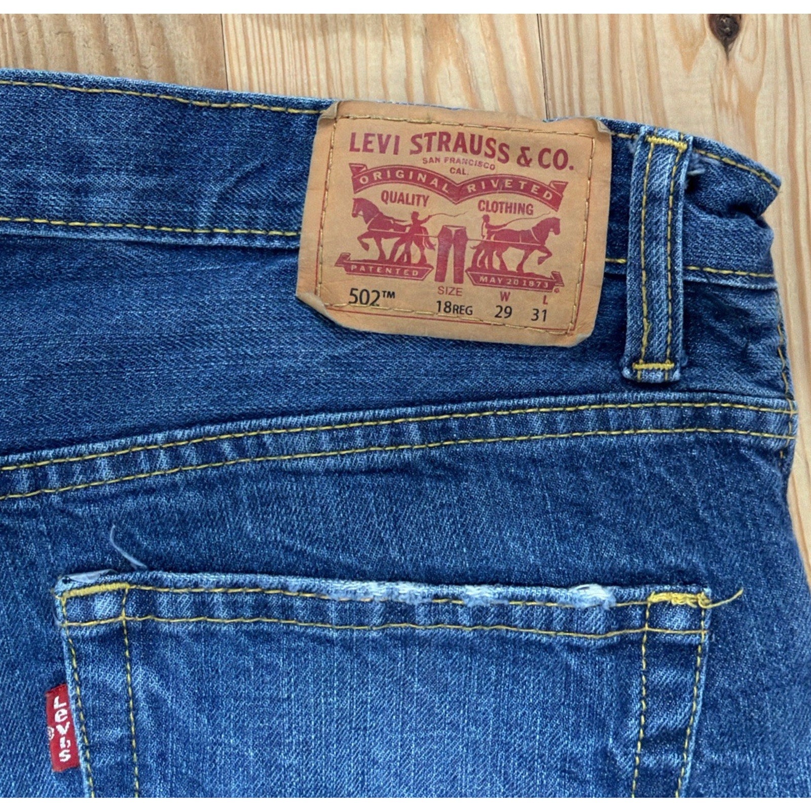 Levi's 502 Regular Taper Distressed Men’s Jeans-Dark Wash/Sz 29x31