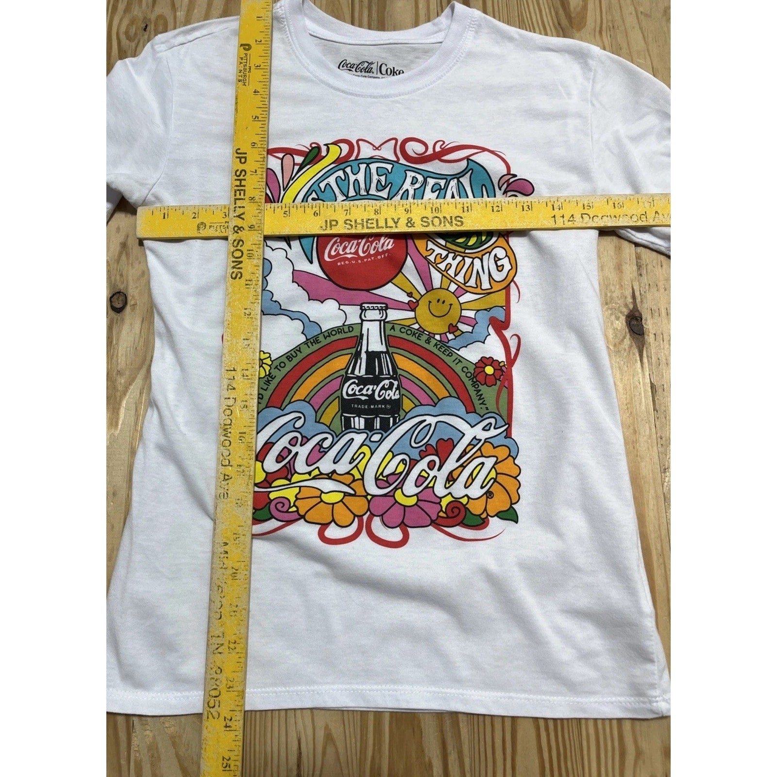 Coke Its the Real Thing XS White Short Sleeve T-Shirt.