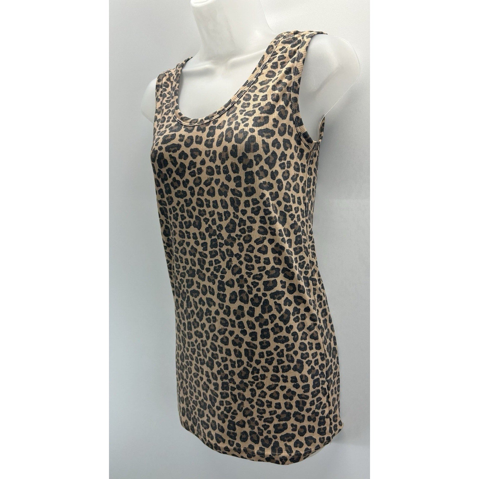 Easel Tank Top Size S Knit Leopard Printed NWT.