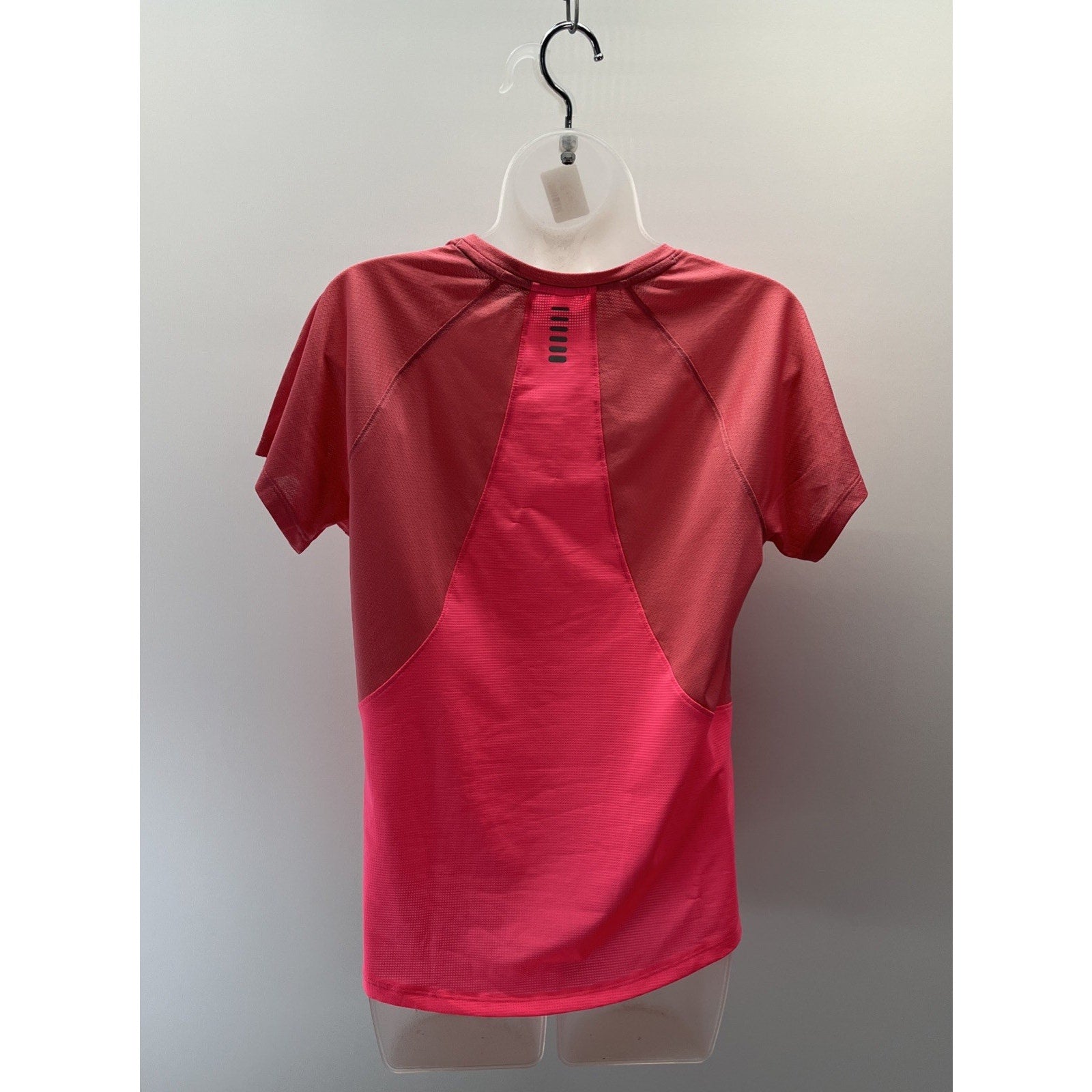 Under Armour UA Heat Gear Iso-Chill Run 200 Short Sleeve Pink Size L