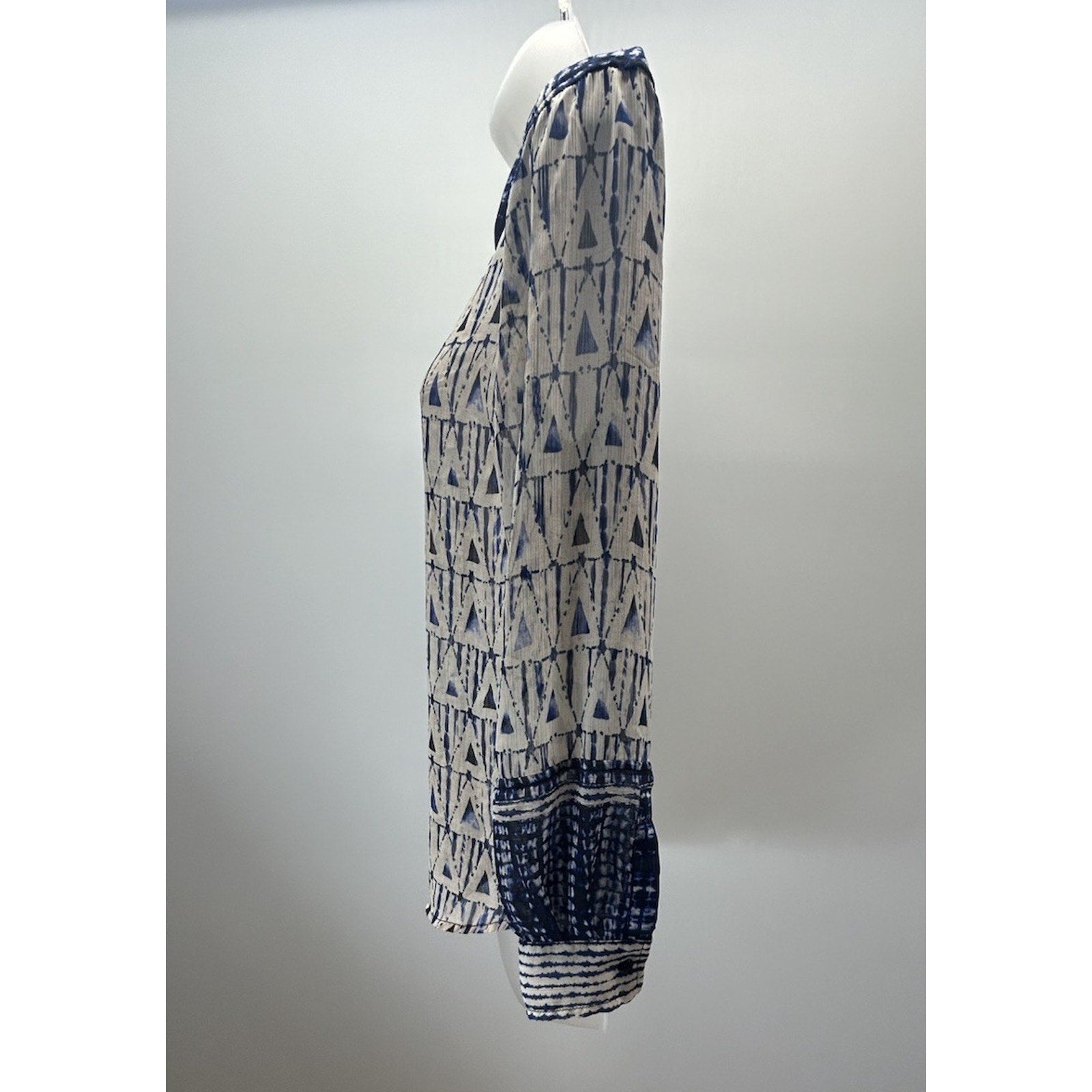 Liverpool Los Angeles Button Front Collared Blouse Grecian Tile Size SMALL.