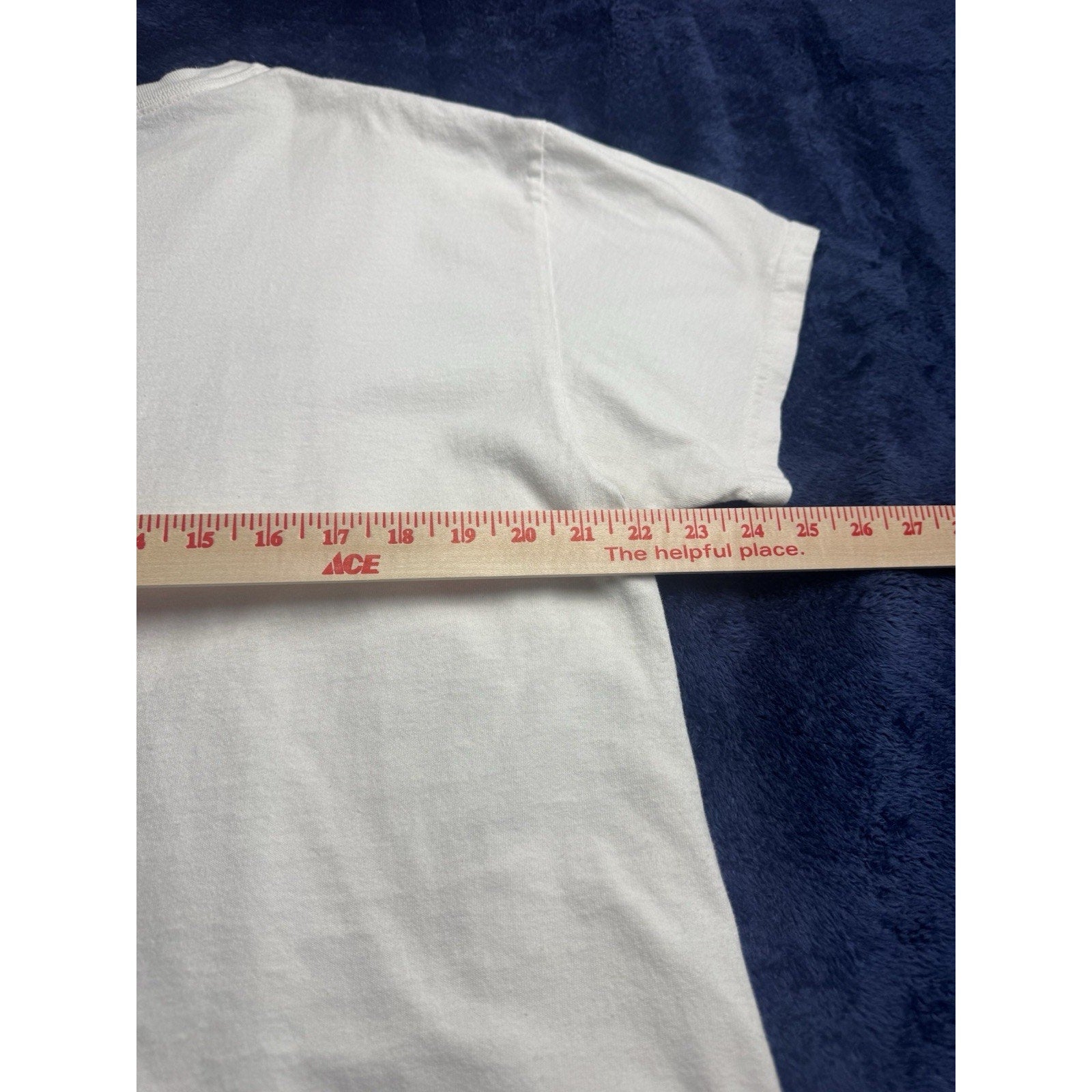 Memphis Grizzlies Mens Measures Size XL White Majestic T-Shirt Missing tag