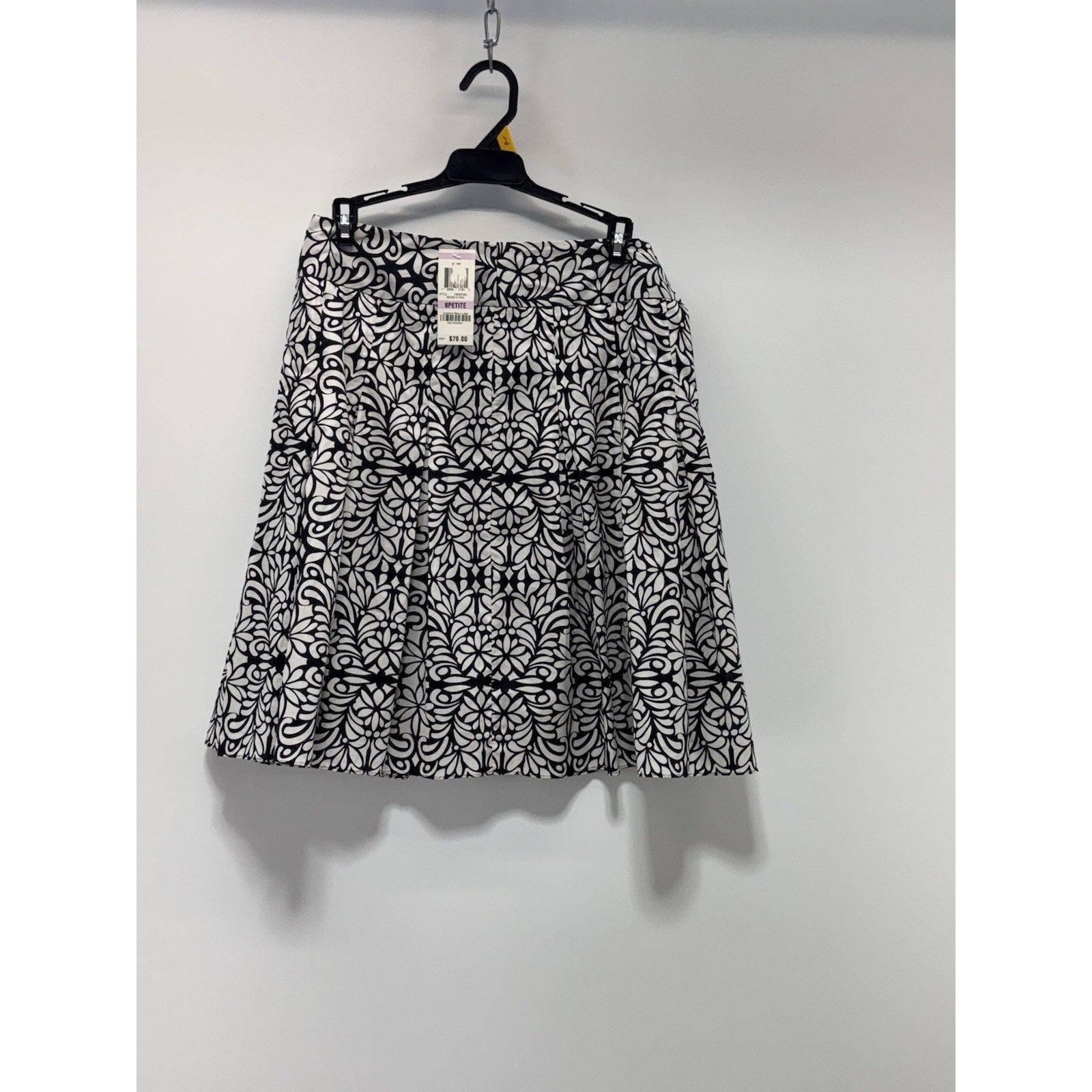 INC. Floral Black And Ivory Pattern 100% Cotton Skirt Women’s 6 Petite NWT