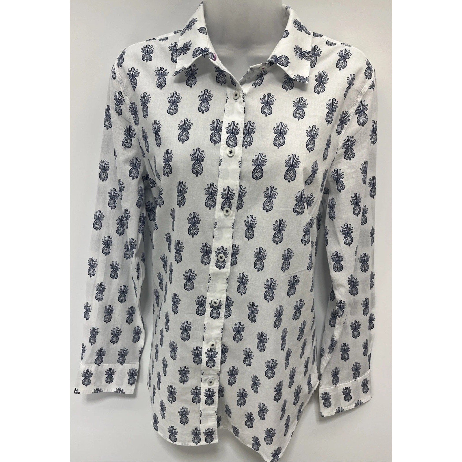 Talbots Blouse Womens Size M White Cotton Blue Paisley Lightweight Button Up