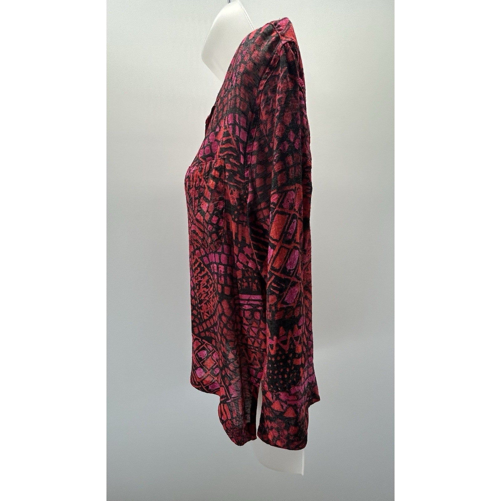 Chico's Mosaic Print Blouse Size 0 Sm. 42" Bust Rayon Blend Pocket 3/4 Sleeves.