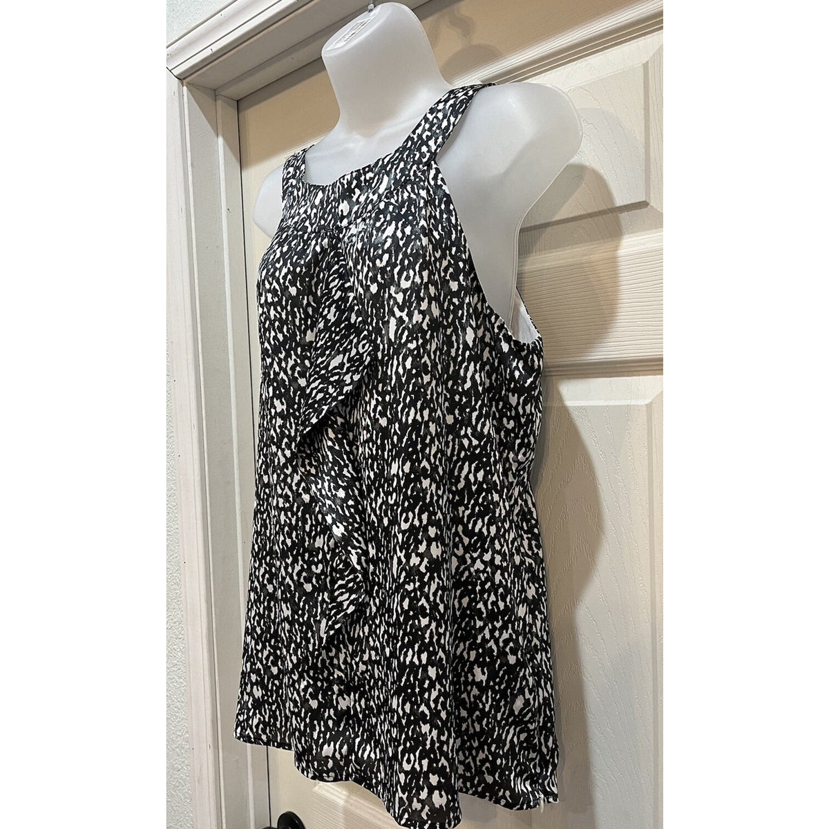 Covington Women's Black White Sleeveless Leopard Print Ruffle Blouse Size Large