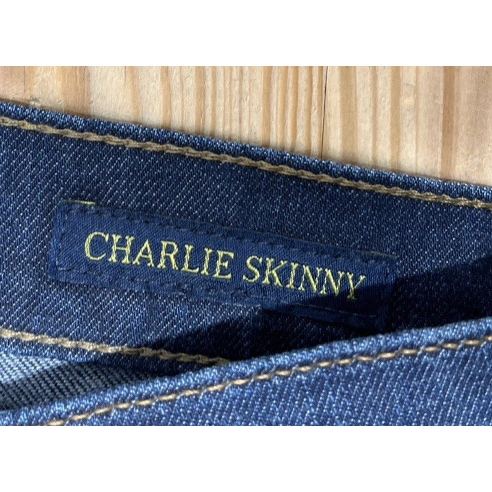 Lucky brand Charlie Skinny Dark Wash Slim Leg Jean 12/31 EUC