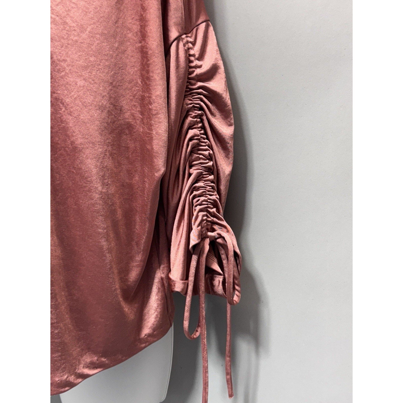 Express Blouse Ginger Pink Ruched Long Sleeve Silky Top shirt Women’s Size M