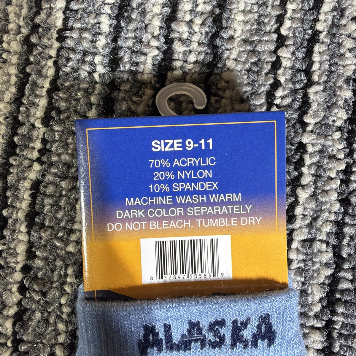 Alaska Socks Size 7-9 Warm Socks Bear Fish NWT