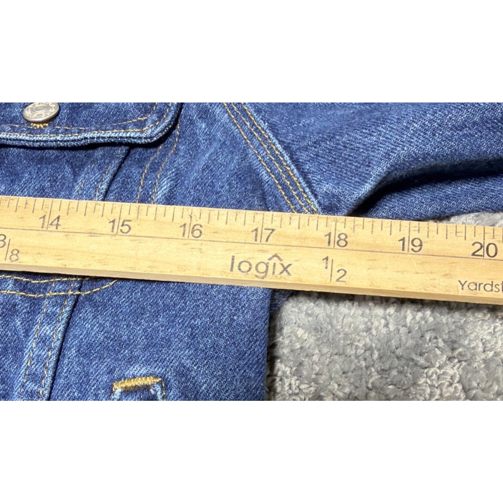 Tommy Hilfiger Denim Jacket WoMens Medium Blue Trucker Jean Button Up Excellent