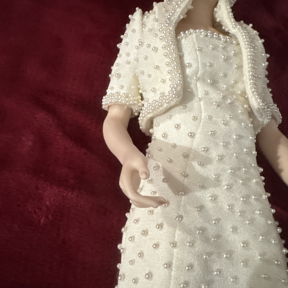 Diana Princess Porcelain Portrait Doll - Franklin Mint, White Pearl Dress