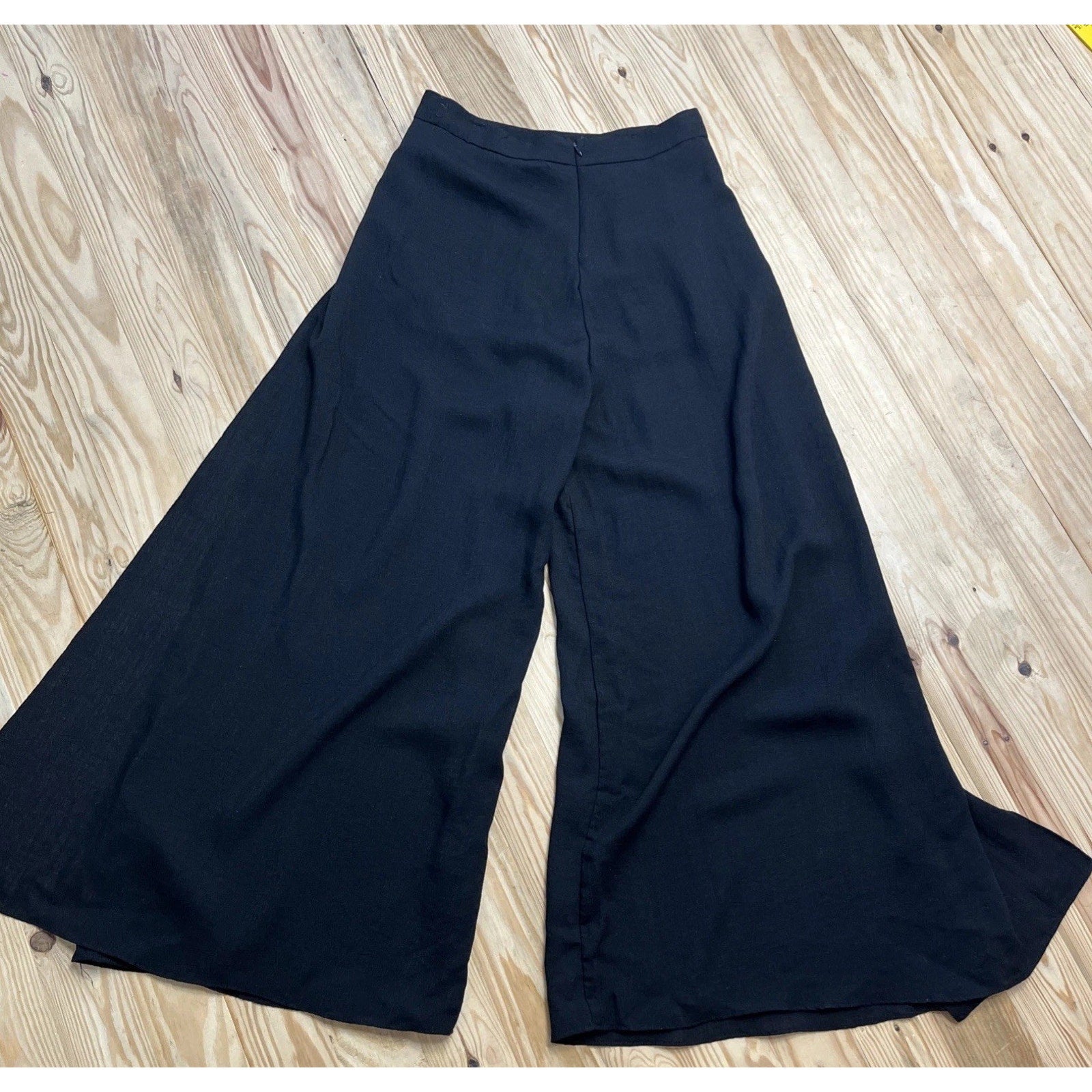 Lulus High Waisted Wide Leg Pants Size M Black