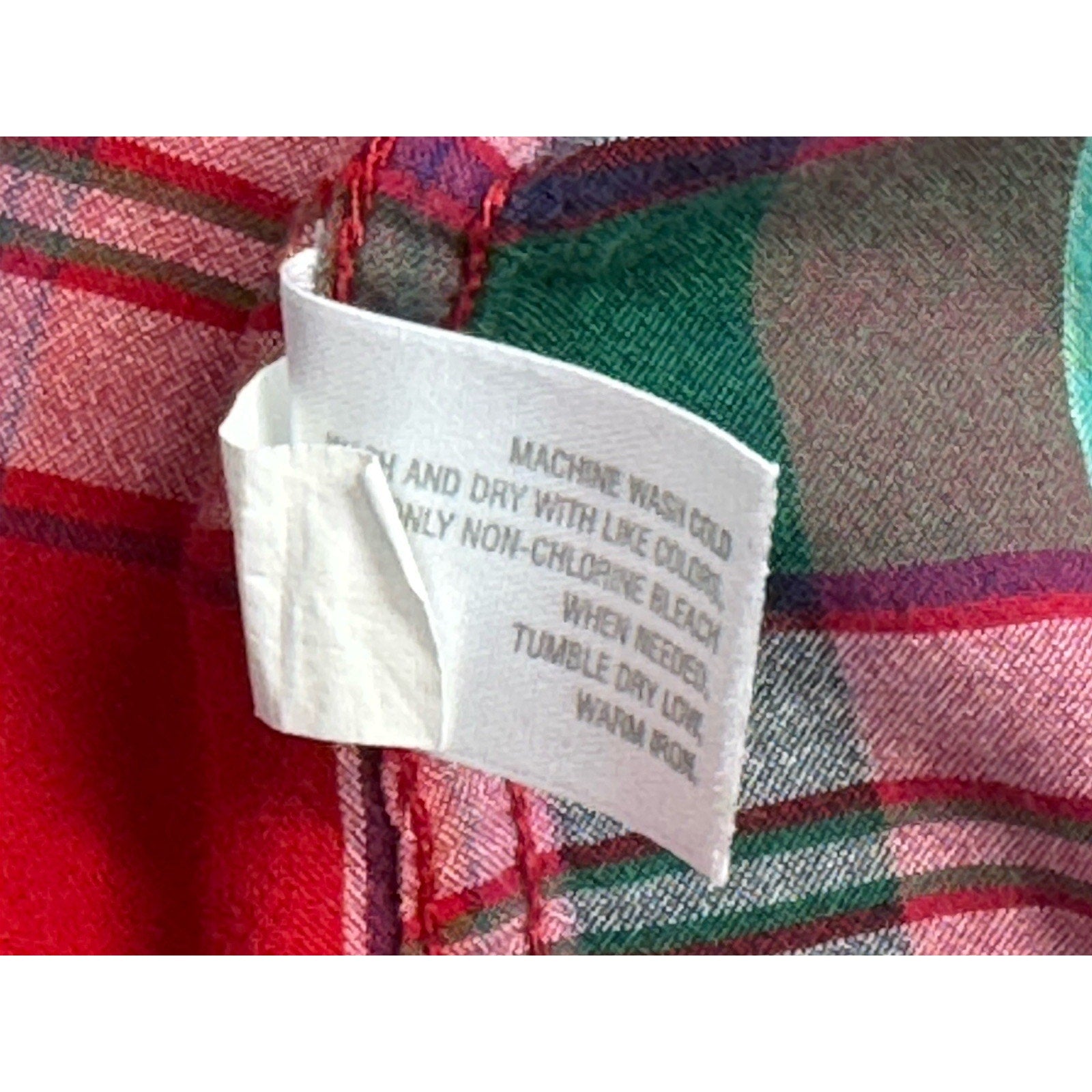 Old Navy Plaid Short Sleeve Red Green Slim Fit Shirt Men’s Size Medium Light