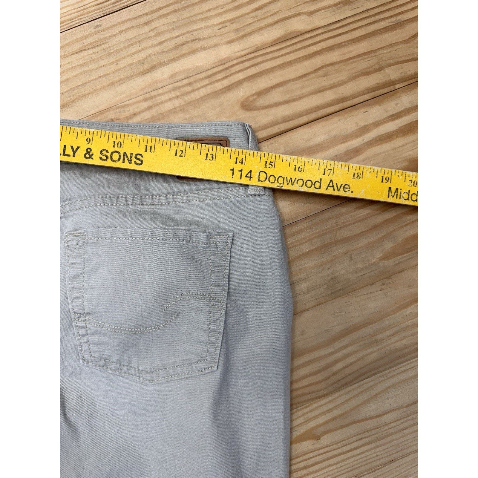 Levis Signature Jeans Low Rise Boot Cut sz Misses 10 Short Beige Stretch Denim