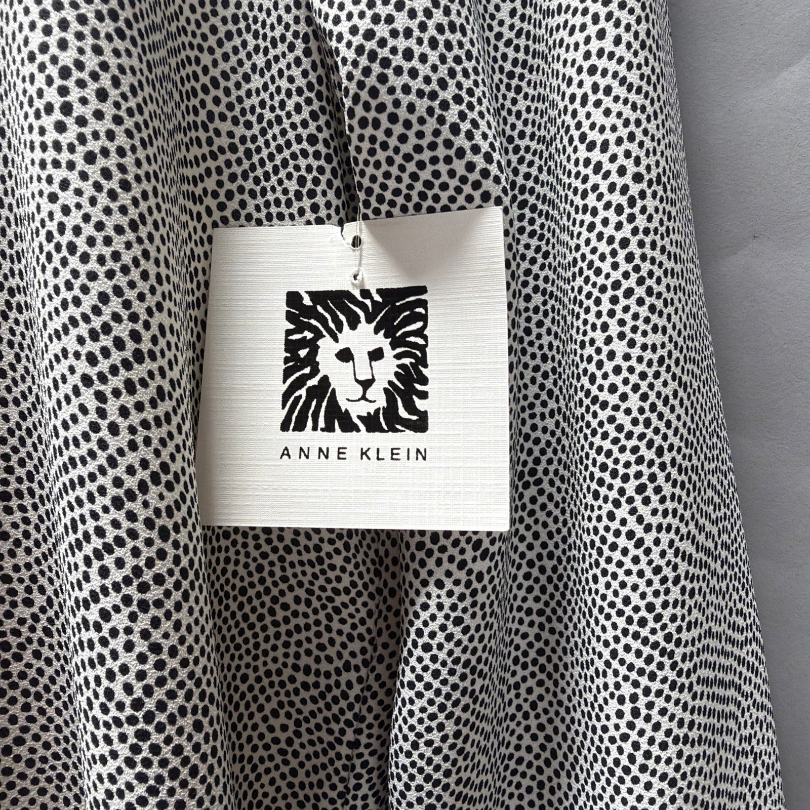 Anne Klein Women’s Tunic Blouse Medium Black White Polka Dot Split Neck NWT