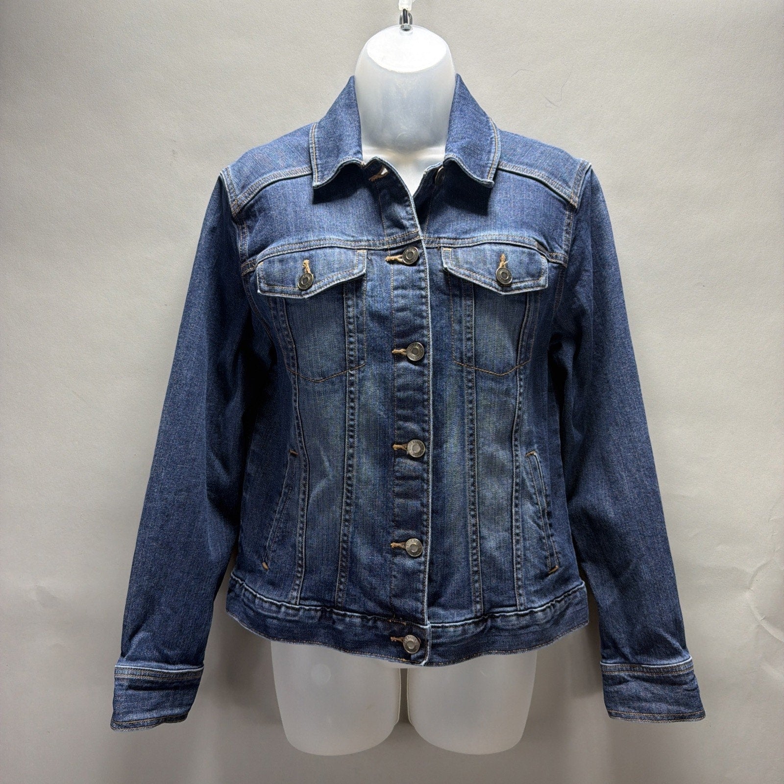 Eddie Bauer Womens Size M Denim Trucker Style Jacket Stretch Excellent