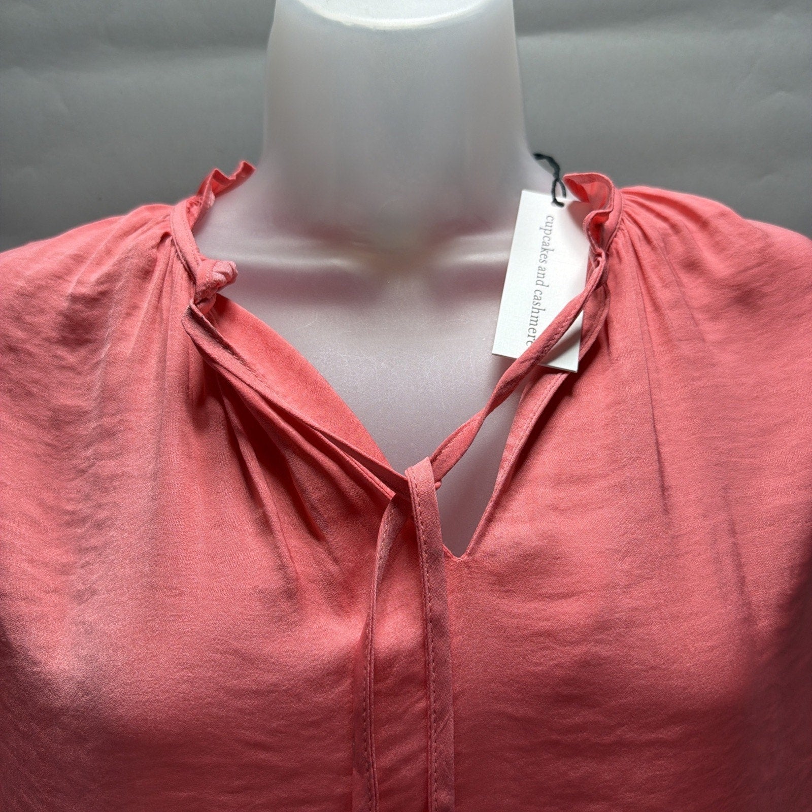 Cupcakes And Cashmere Top Womens M Pink Sleeveless Blouse Ruffled V-Neck NWT