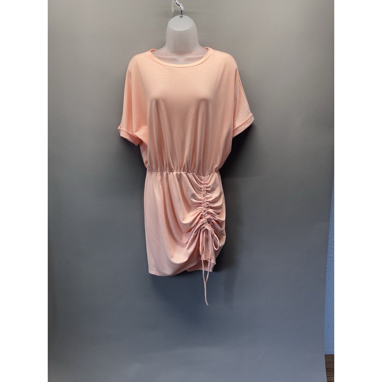 EXPRESS Medium Peach Ruched Mini Dress Elastic Waist Casual Stretch Vacation