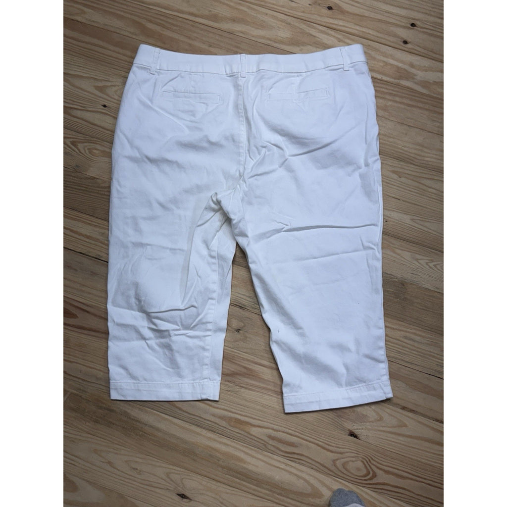 St. Johns Bay Mid Rise Capri Pants Womens 14/38 White Flat Front No Size Tag