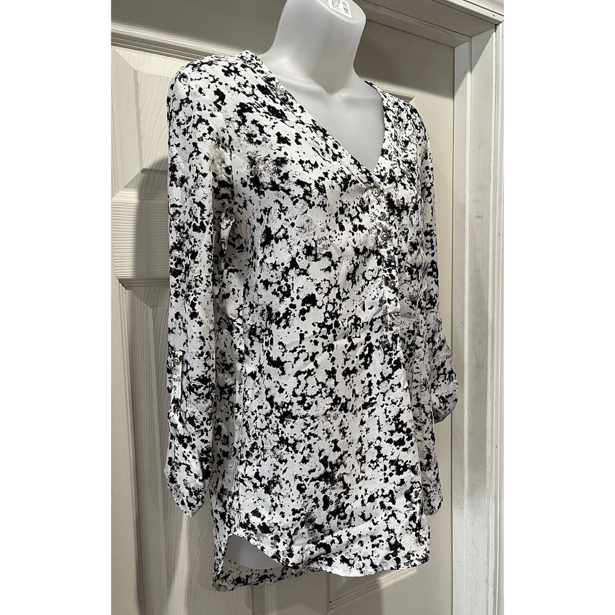 Mossimo Womens Black White 3/4 Sleeve Pullover Blouse V Neck Top Sz XS