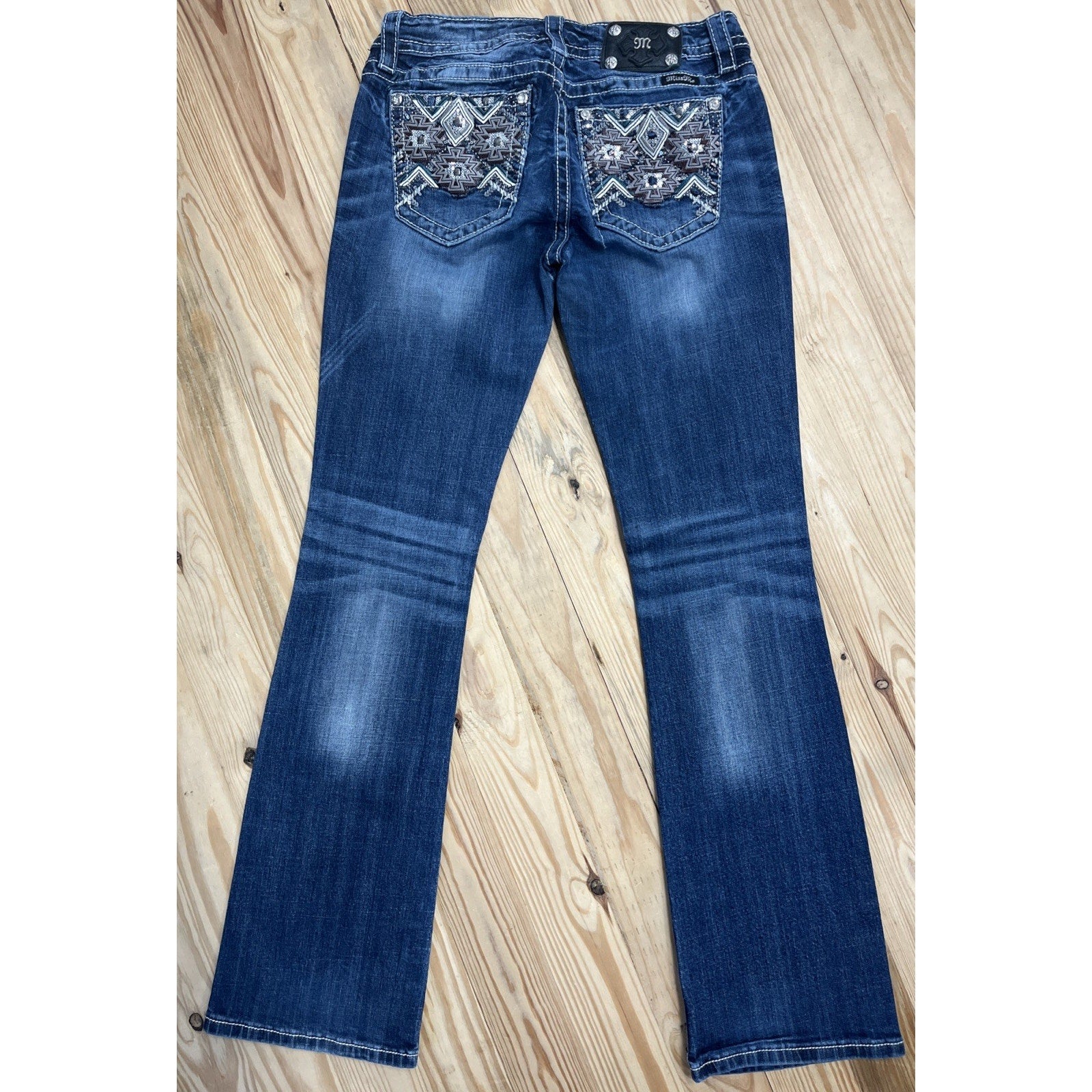 Miss Me Women’s Signature Bootcut Size 29 Inseam 33 Aztec Embroidered