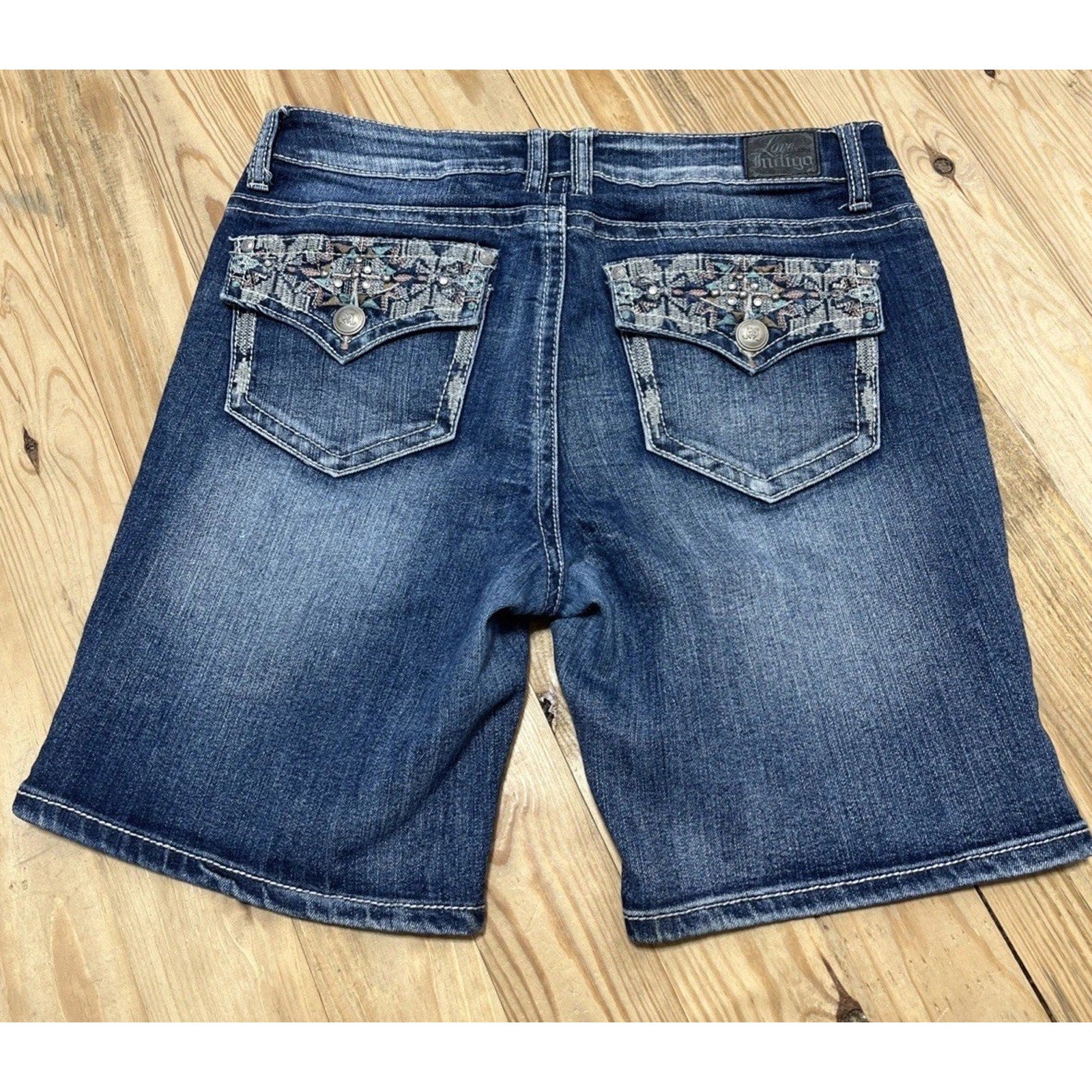 Love Indigo Premium Embroidery Western Bermuda Jean Shorts Women’s Size 8