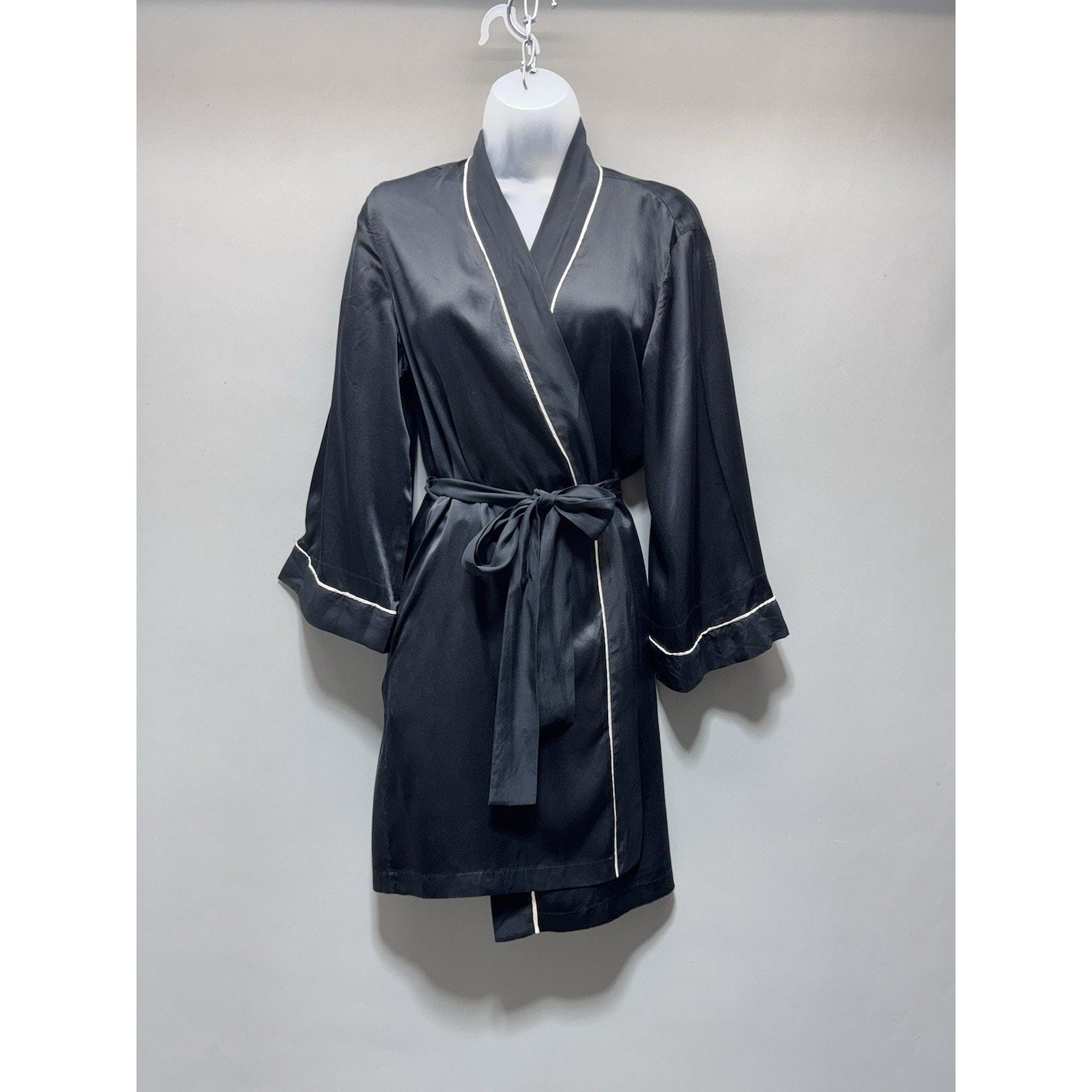 August Silk Intimates Black Silk Wrap Robe White Piping Women’s Size M Kimono