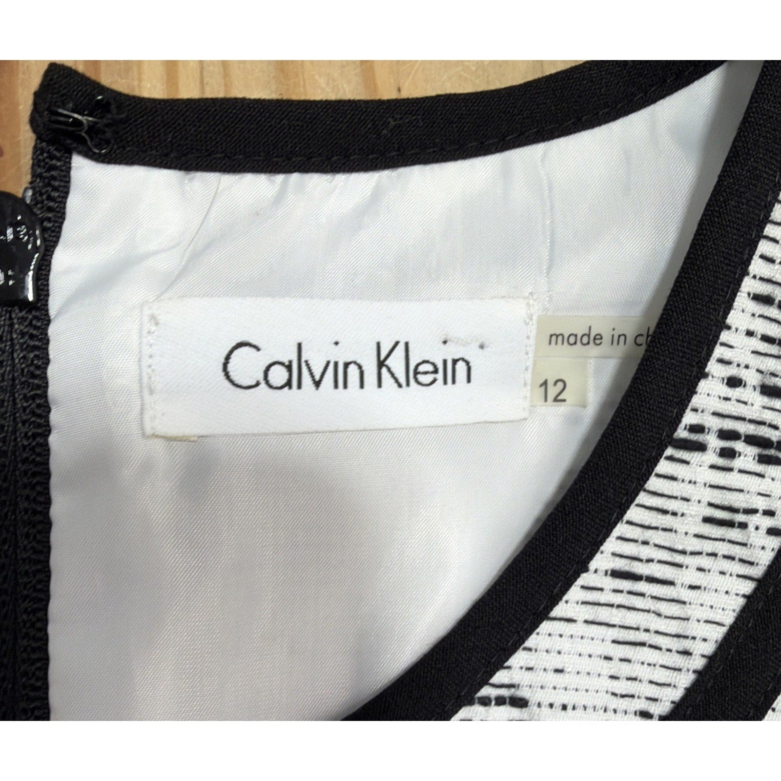 Calvin Klein Women 12 White Black Tweed Black Trim Sleeveless Sheath Lined Dress