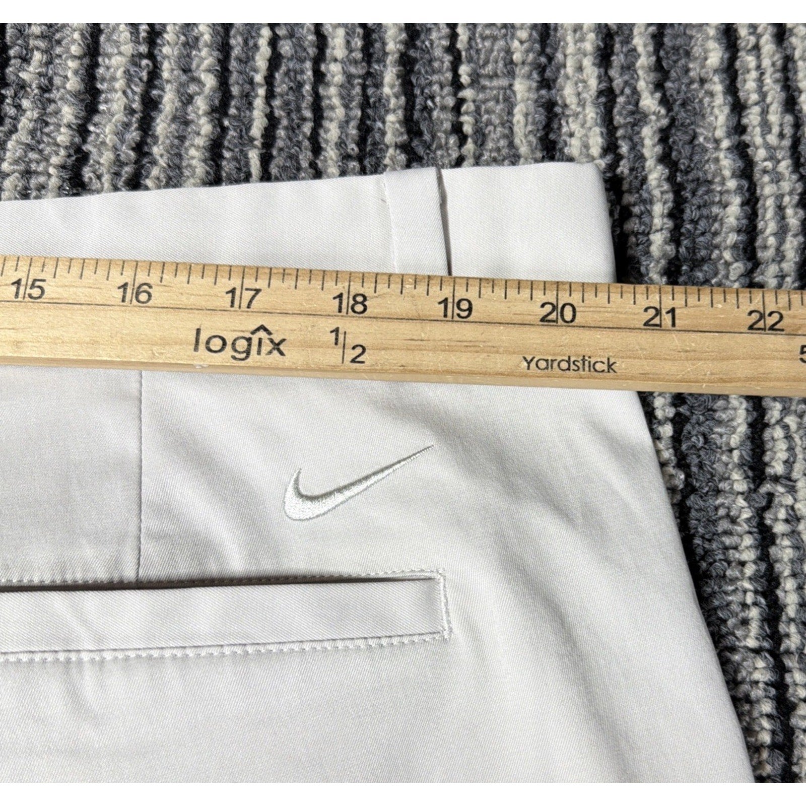 Nike Dri-Fit Tour Performance Biege Golf Shorts Size 40 Stretch