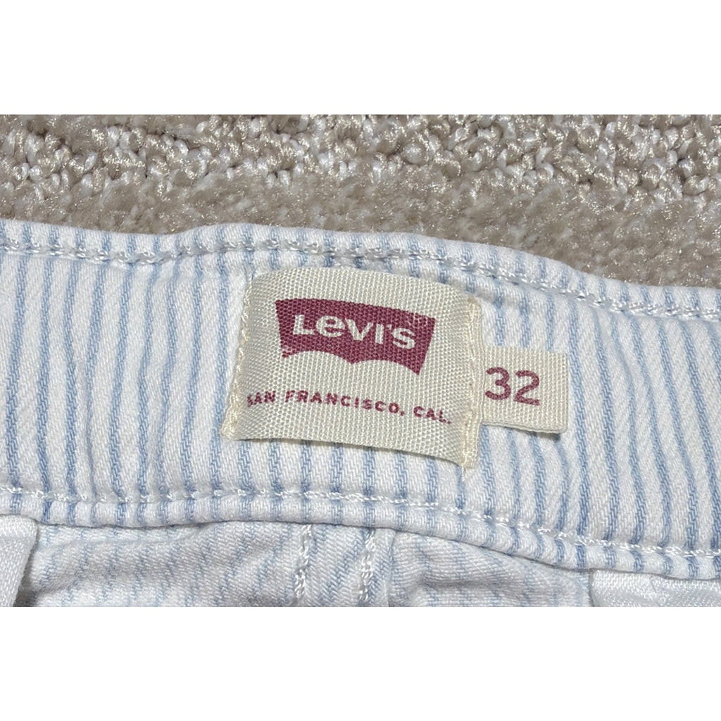 Levi's Omen Women’s Light Blue Striped Denim Jean Bermuda Shorts Size 32