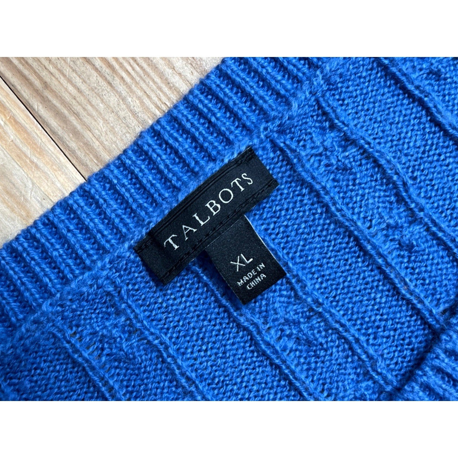 TALBOTS Soft Cable Knit Crewneck Sweater Blue Size XL Button Sleeve Detail
