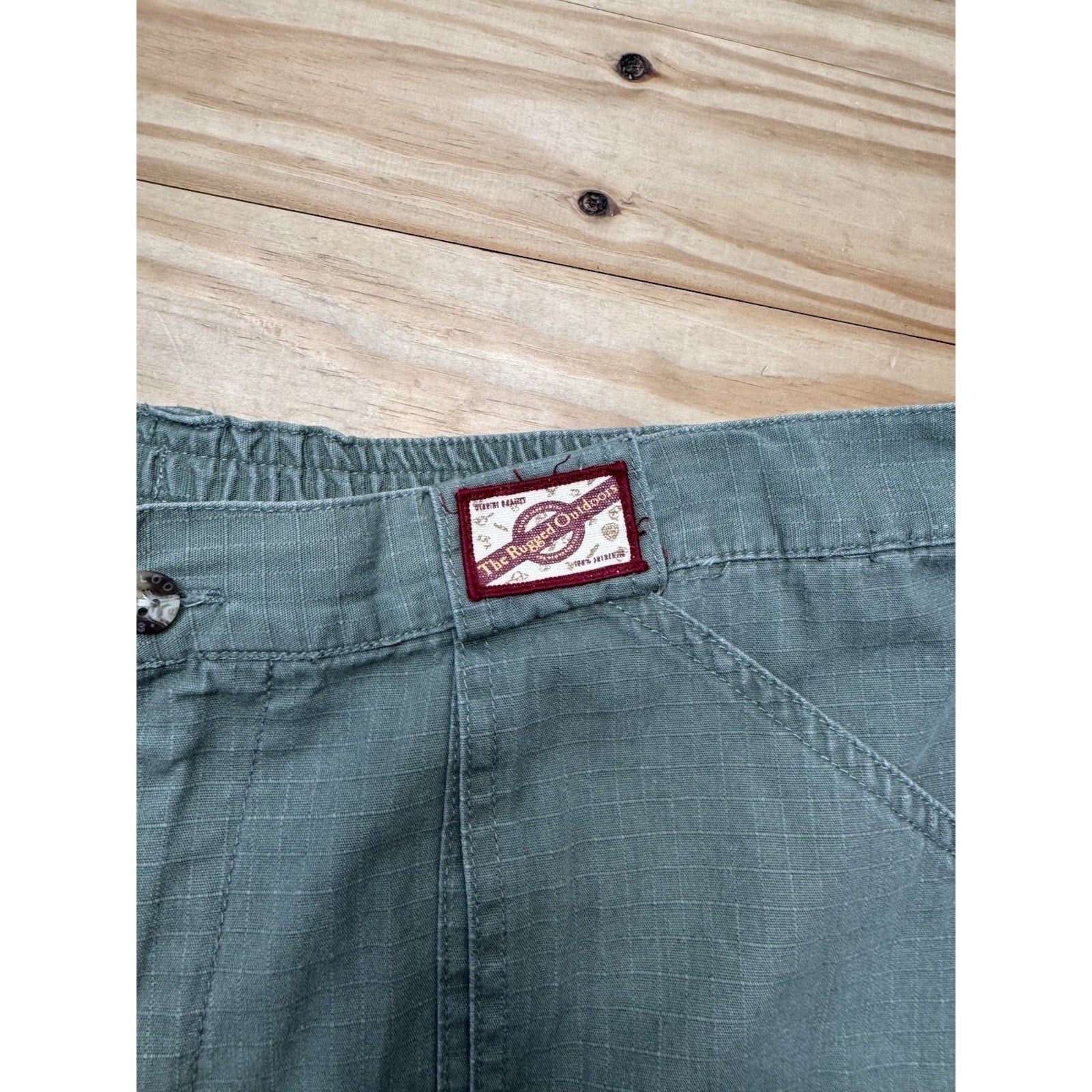 Vintage 1990’s Warner Bros. Rugged Outdoors Hiking Shorts Bugs Bunny Taz Mens 38