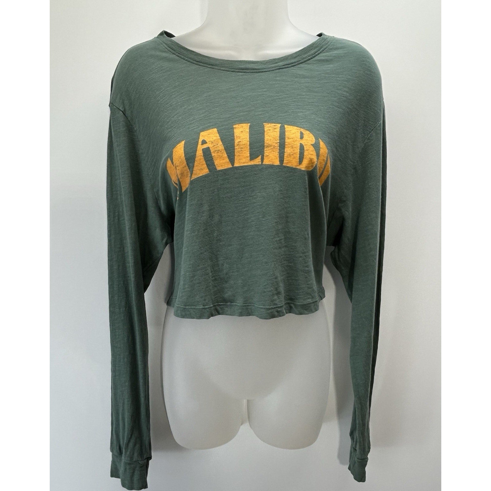 Victoria’s Secret PINK Large Green Long Sleeve Crop Top Malibu 100% Cotton.