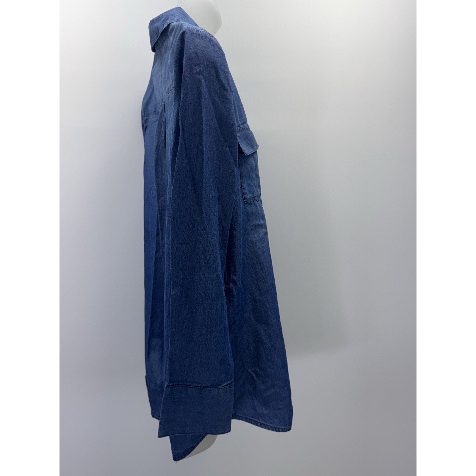 Chicos Chambray Shirt Womens Size 1/M Lace Up Long Sleeve Denim Top Round Hem