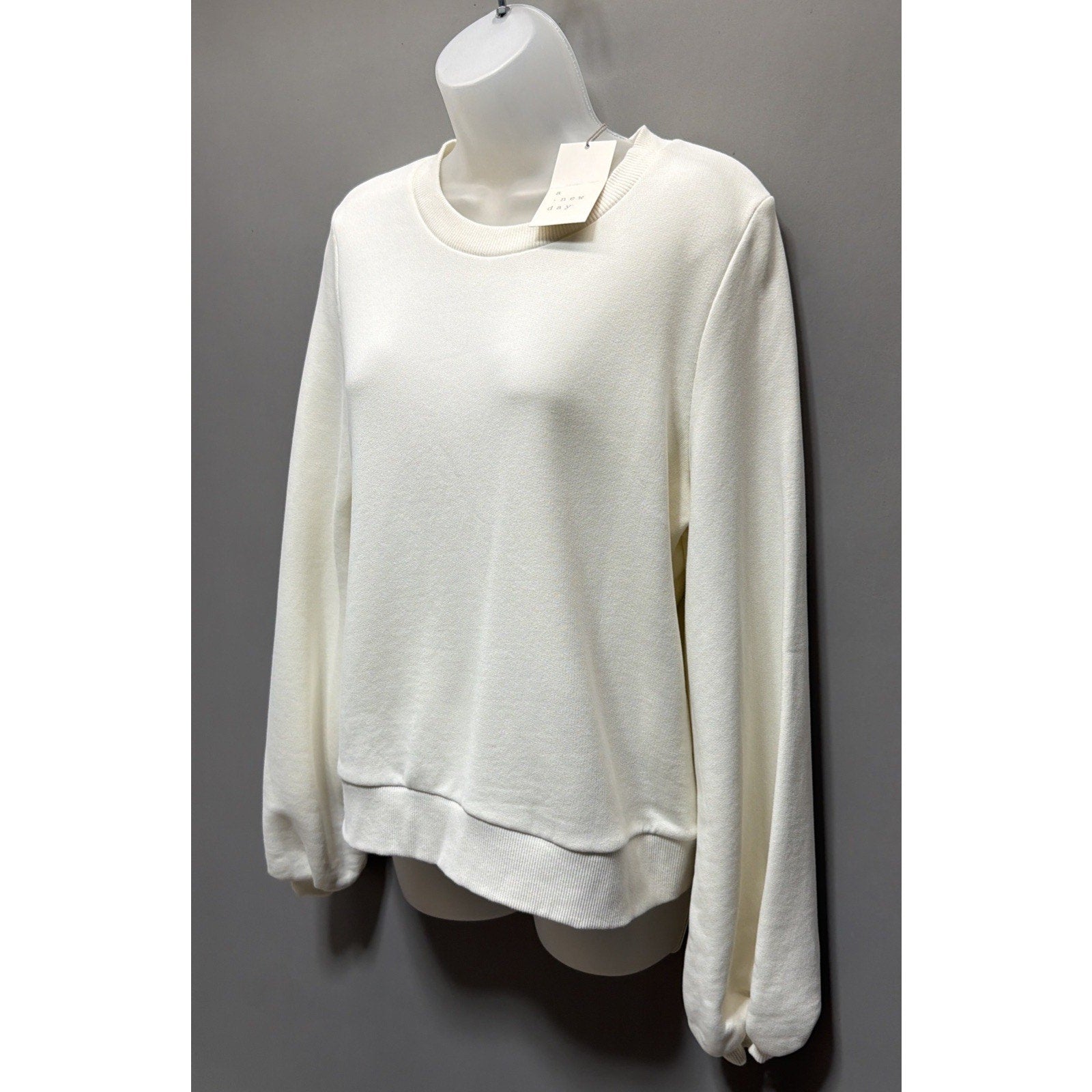 NWT Women's M Boxy Oversized Pullover Sweater A New Day cream balloon sleeve