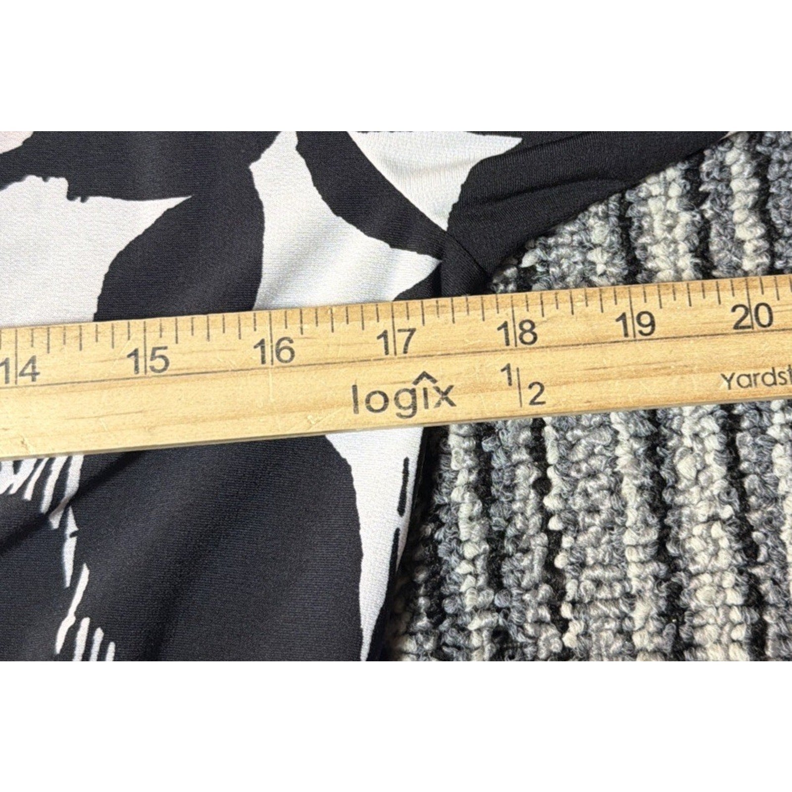 Vtg Chicos Jersey Woman Sz 0 Black White Red Shirt Faux Wrap Top Stretch USA