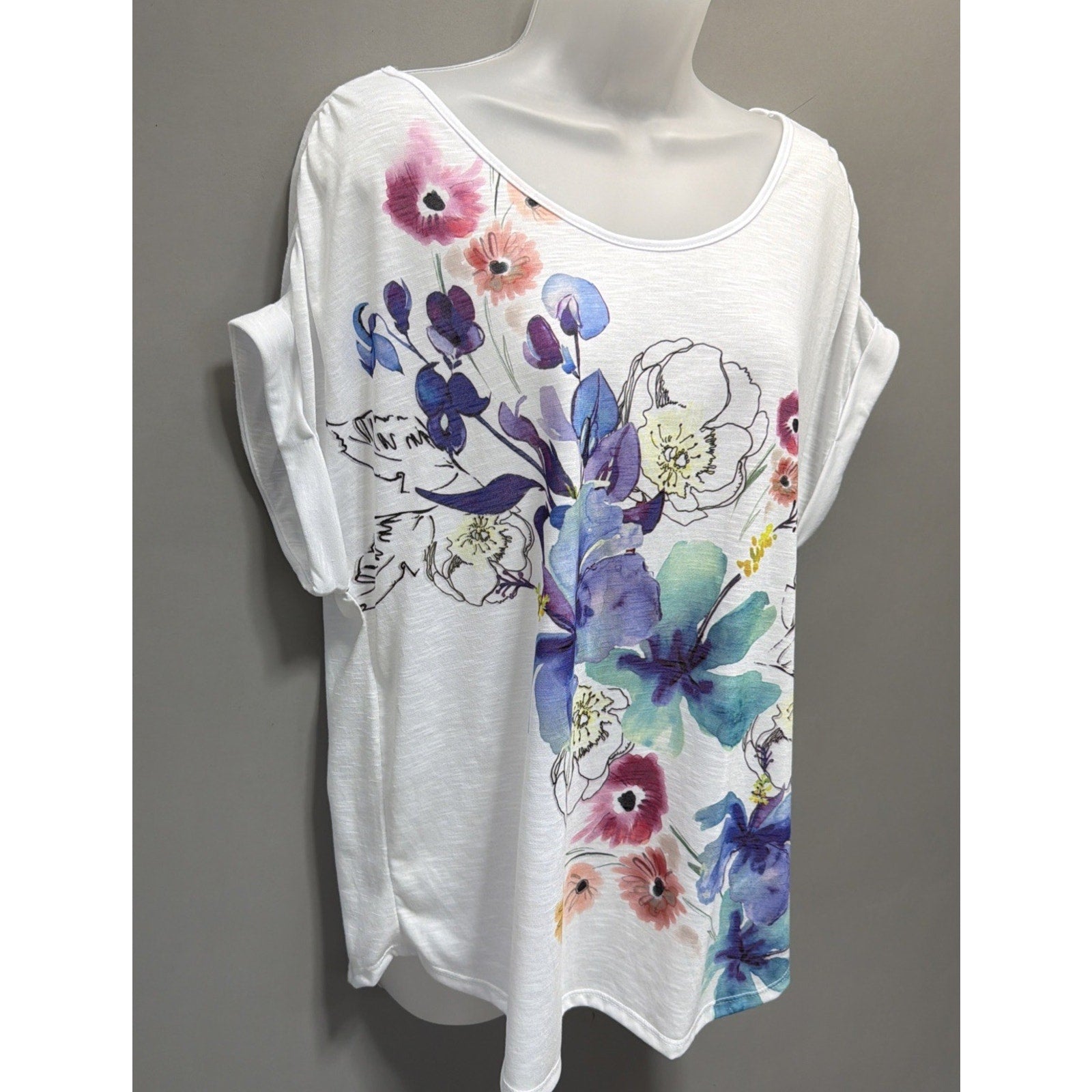 Jillian Nicole Top XL NWT Colorful Floral Artsy Print Short Sleeve White Blouse