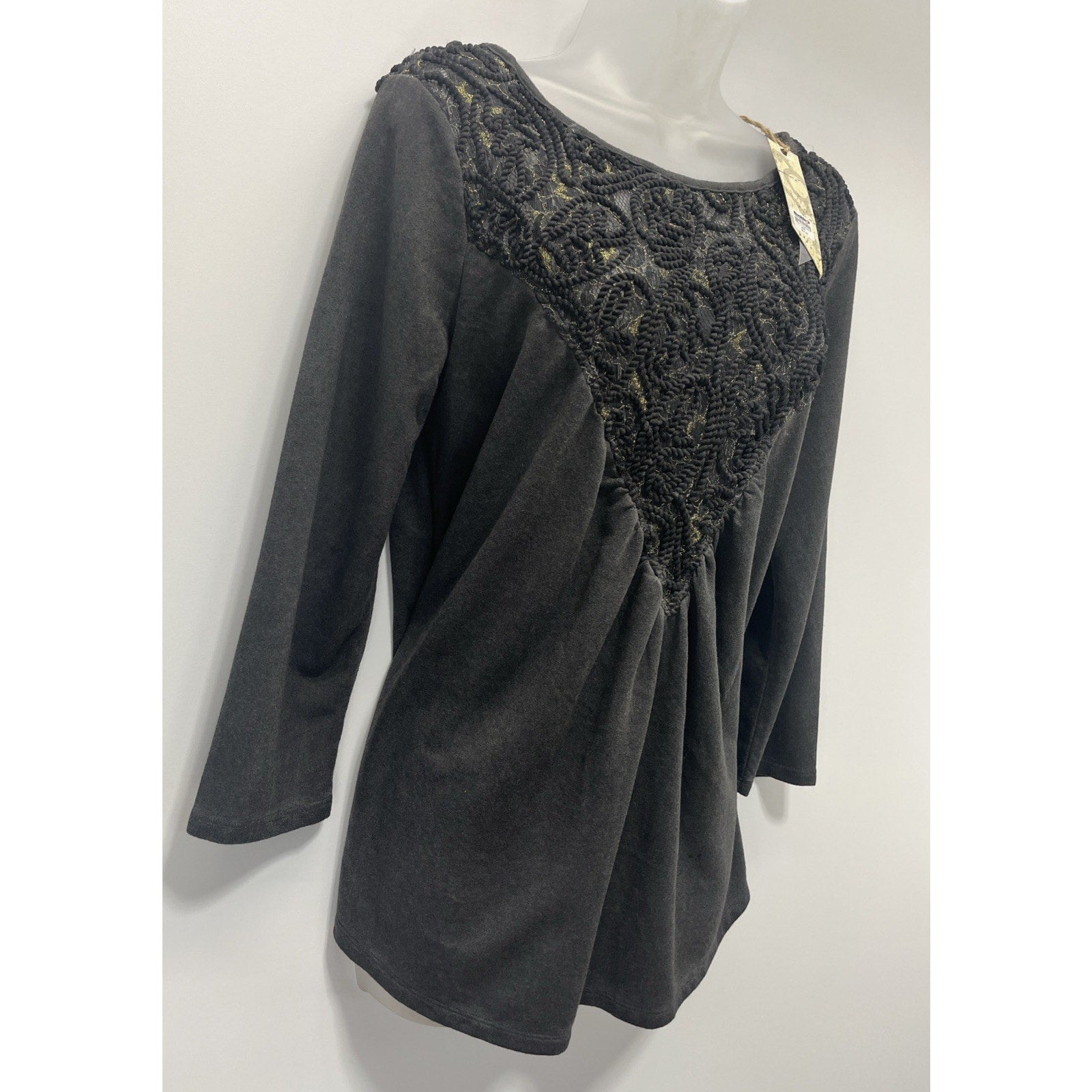 NWT GIMMICKS BKE THE BUCKLE CHARCOAL GRAY 3/4 SLEEVE LACE INSERT KEYHOLE TOP L