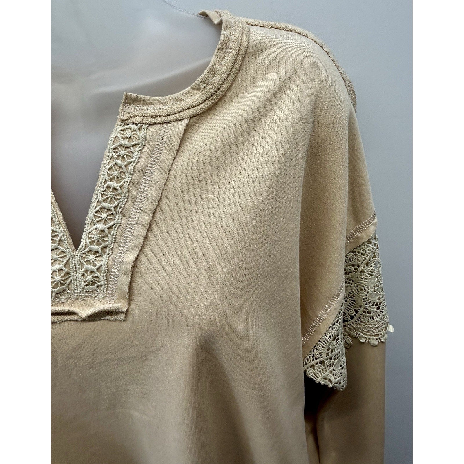 La Miel 100% Cotton Crochet Breezy Long Sleeve V-Neck Blouse Size Small (New) .