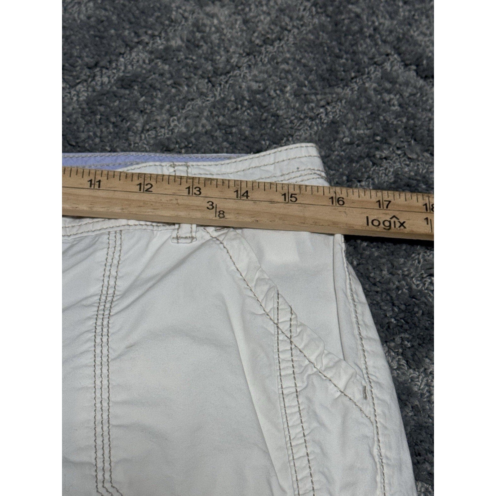 Tommy Hilfiger White Broke In Cotton Cargo Capris Women’s Size 4 (32X21 1/2)